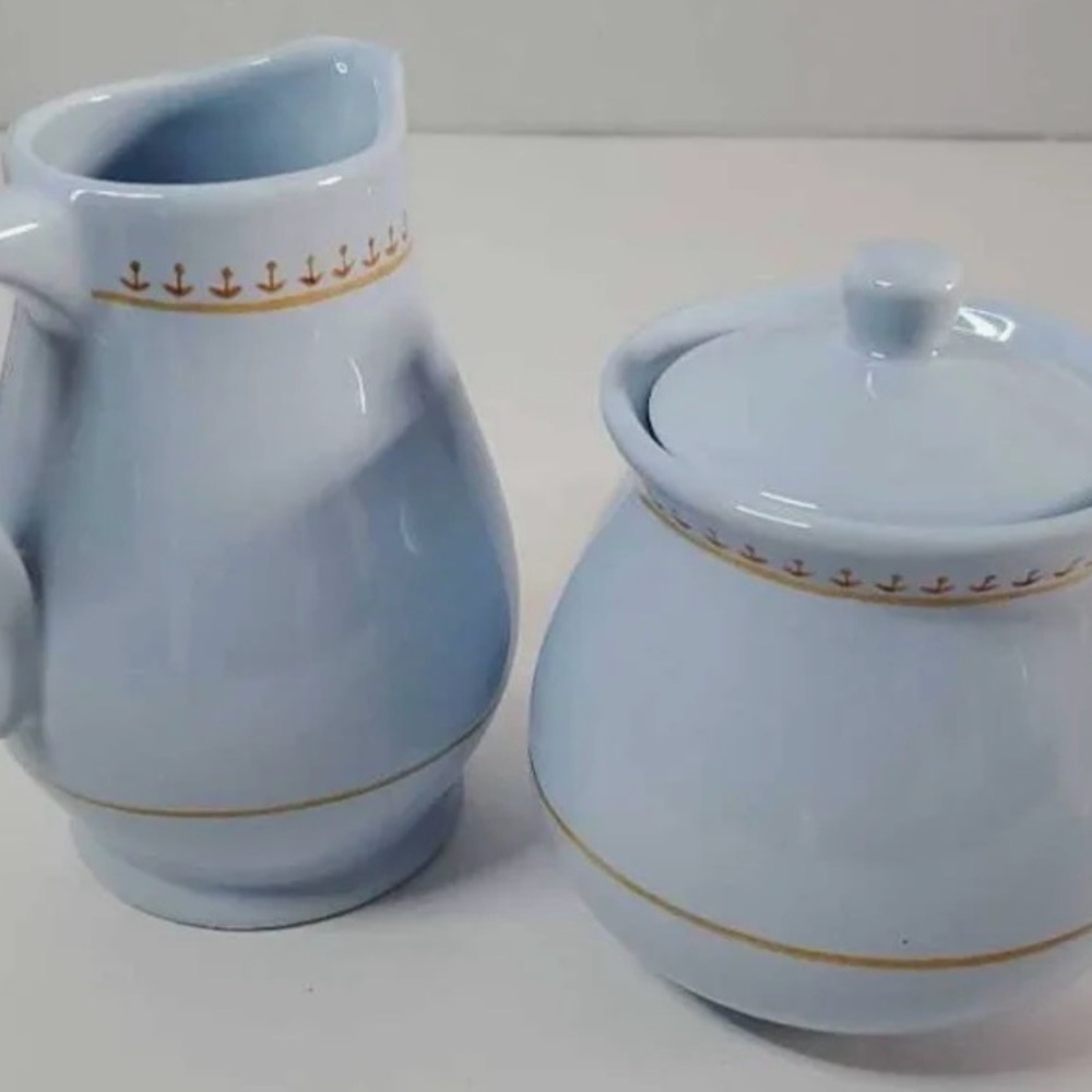 America Retold Bees Light Blue Ceramic Creamer and Sugar Set with Gold Trim
